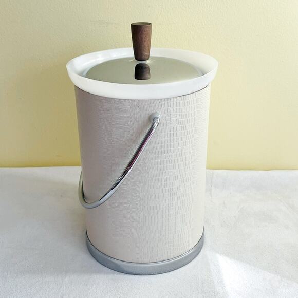 Vintage Kromex Mid Century Modern w/ Chrome Ice Bucket - Picture 2 of 8